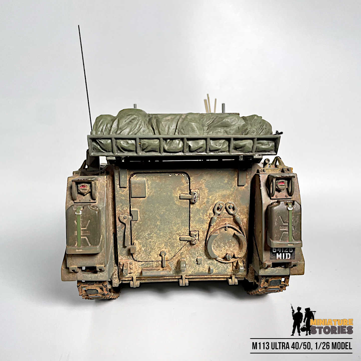 Miniature M113 Ultra 40/50 1/26 Model (b4)