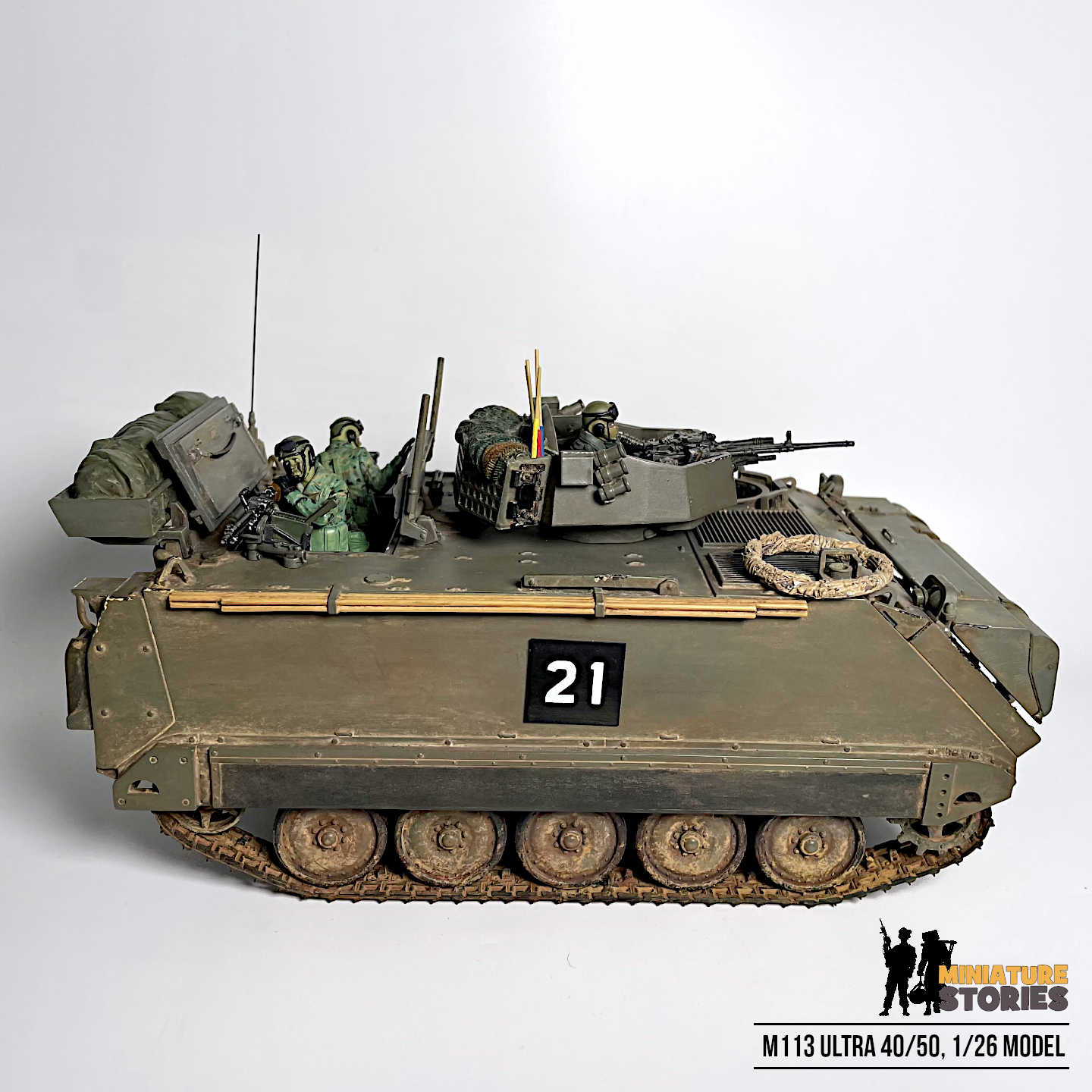 Miniature M113 Ultra 40/50 1/26 Model (c4)